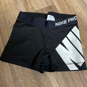 Women’s nike pro athletic shorts
